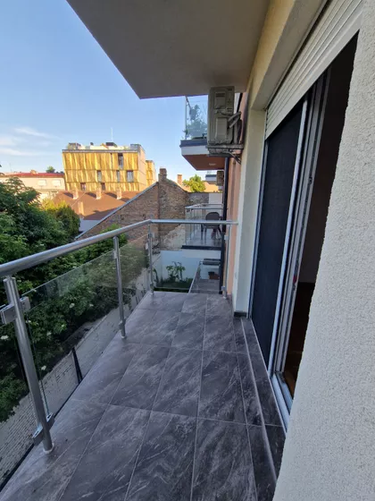Vojvode Petra Bojovića 7 | 4zida.rs