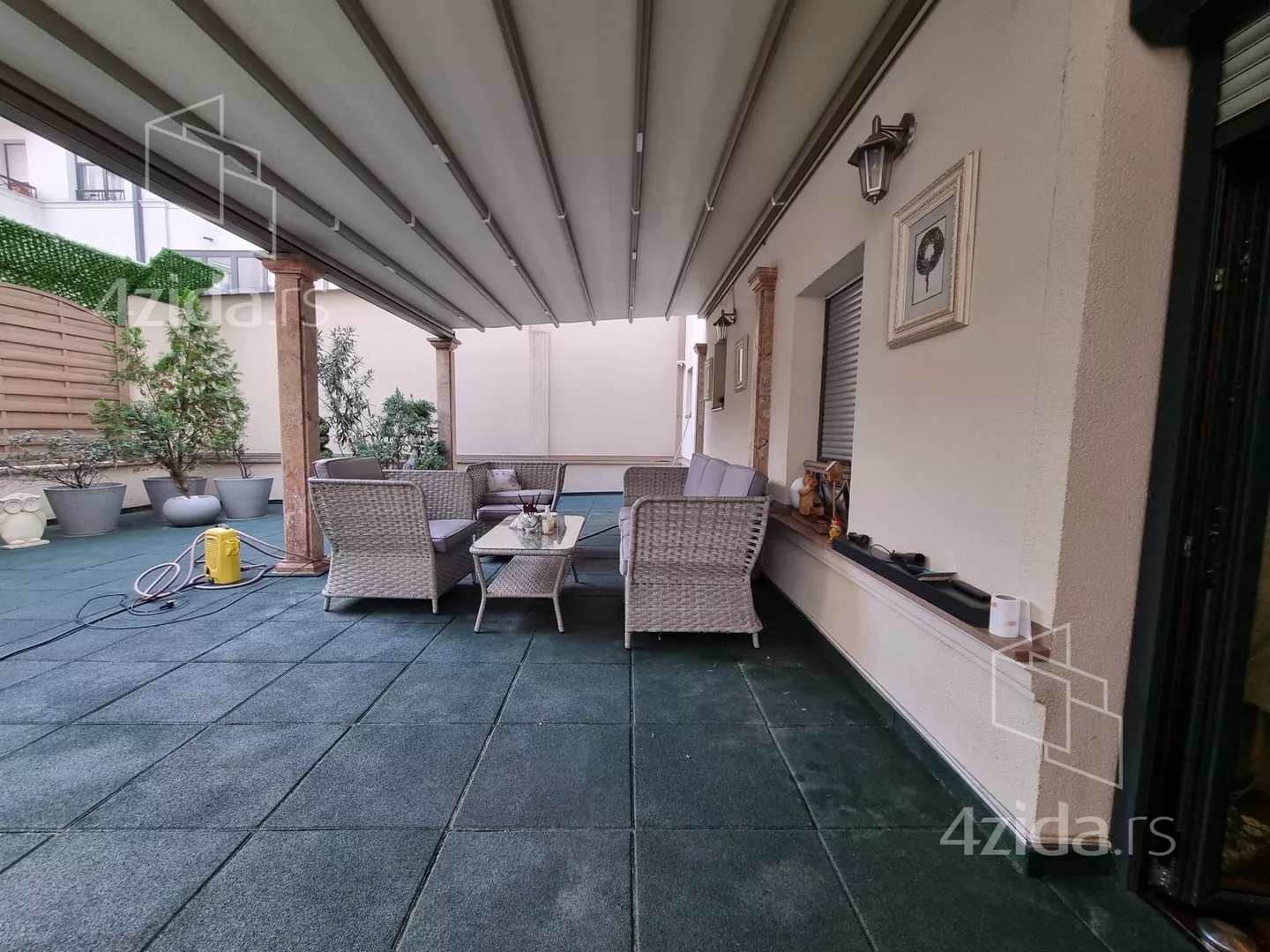 Troiposoban stan | 4zida