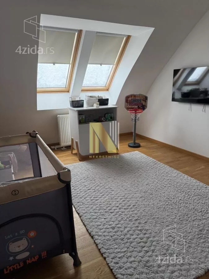 Petosoban stan | 4zida