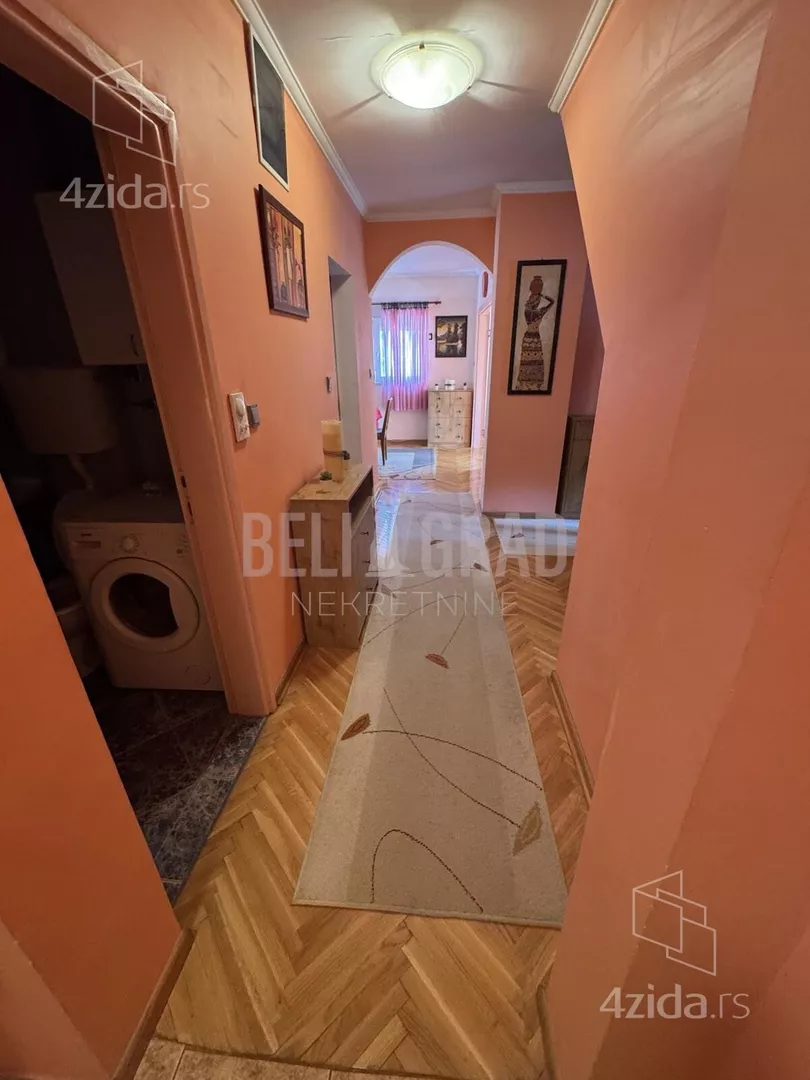 Petosoban stan | 4zida