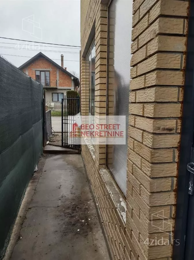 Poslovna zgrada | 4zida