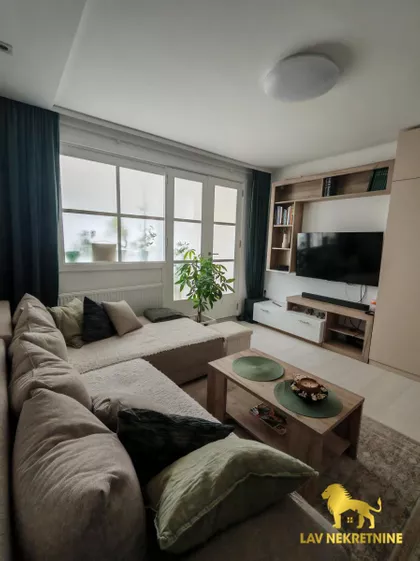 MAKSIMA GORKOG | 4zida.rs
