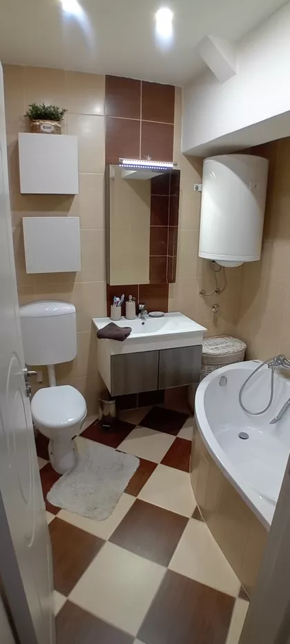 Bele Bartoka 60A | 4zida.rs