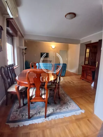 Pavla Papa | 4zida.rs