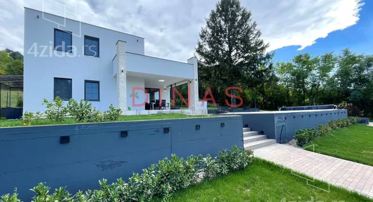 Kuća | 4zida