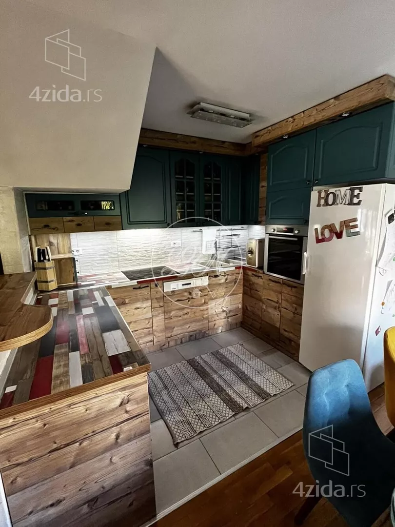 Petosoban stan | 4zida