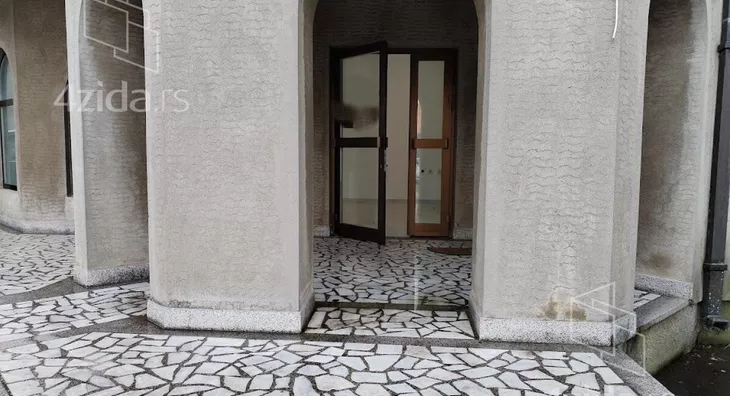 Lokal | 4zida