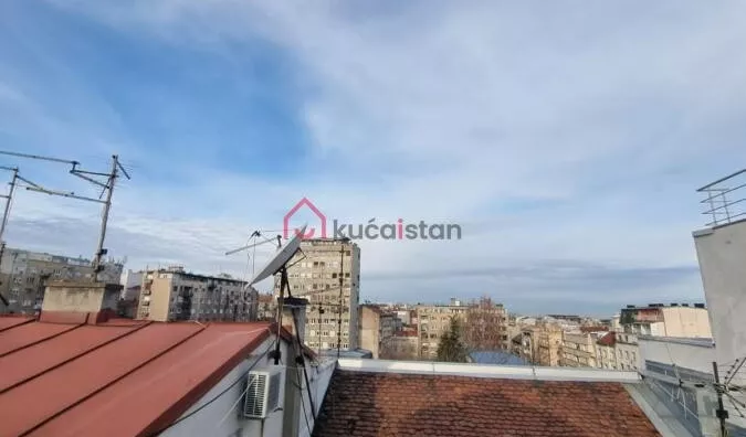 Sedmosoban stan | 4zida