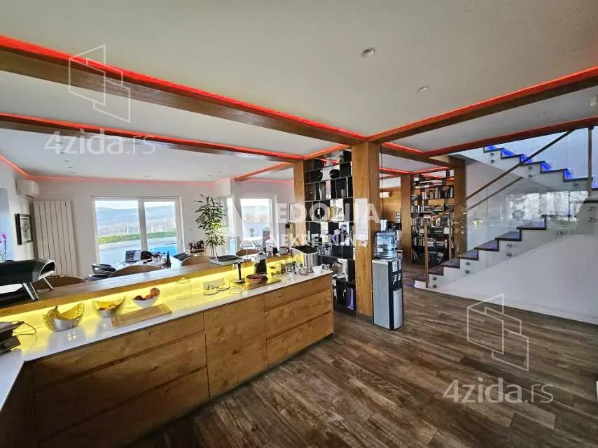 3-etažna kuća | 4zida