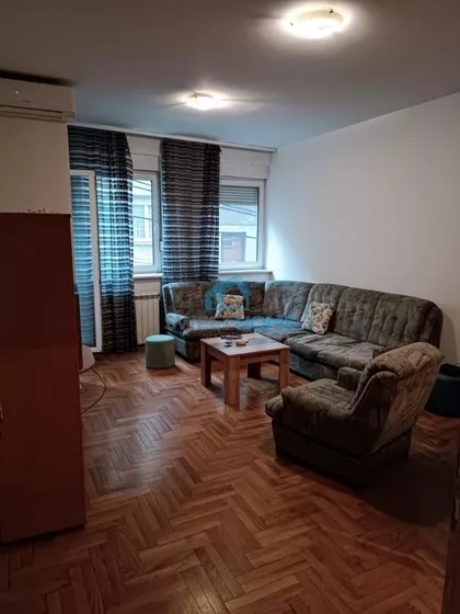 Niška | 4zida.rs