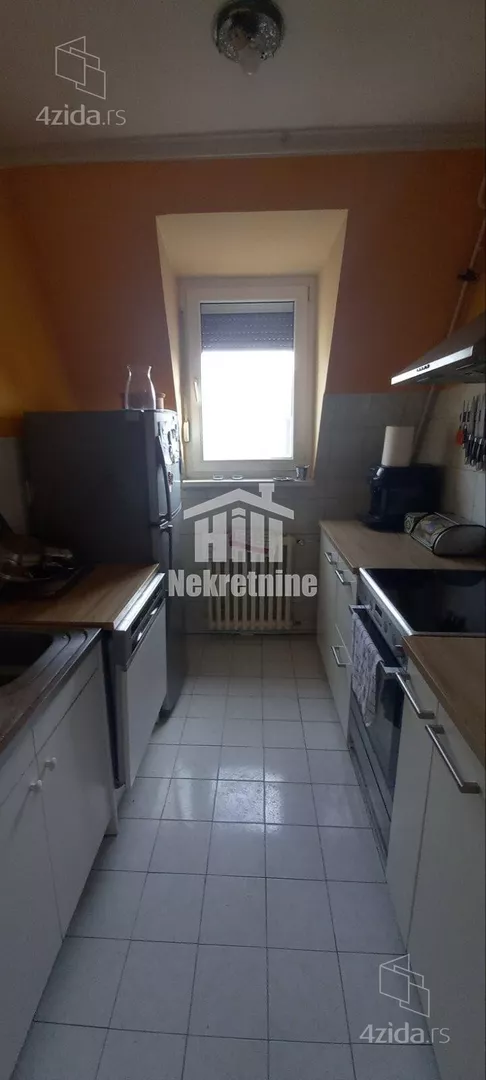 Četvoroiposoban stan | 4zida