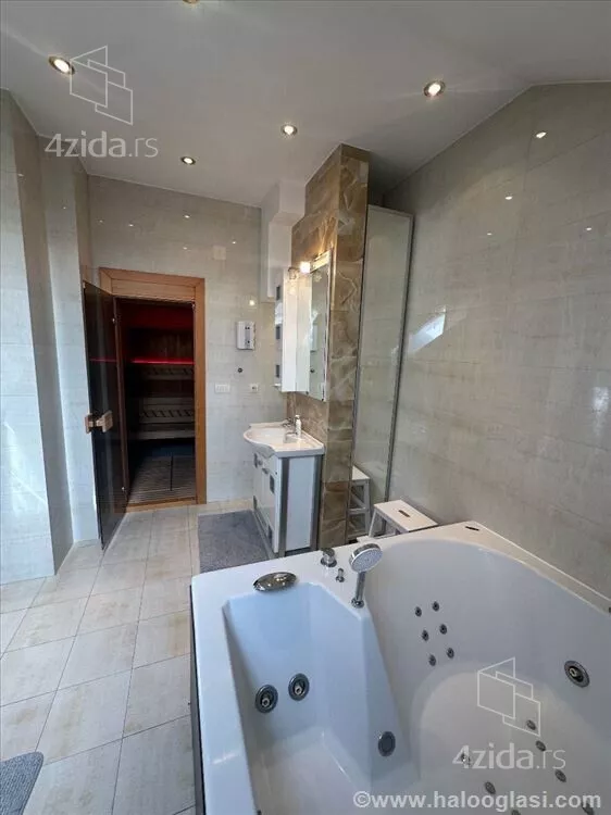 Petosoban stan | 4zida