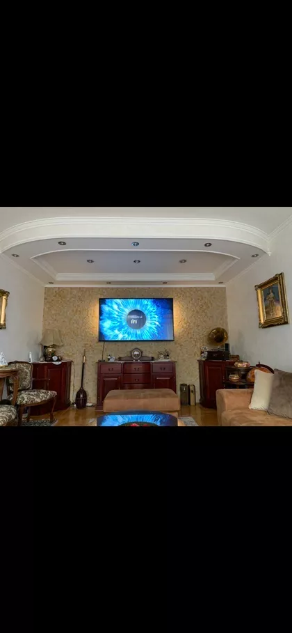 Trg Cara Jovana Nenada 4 | 4zida.rs