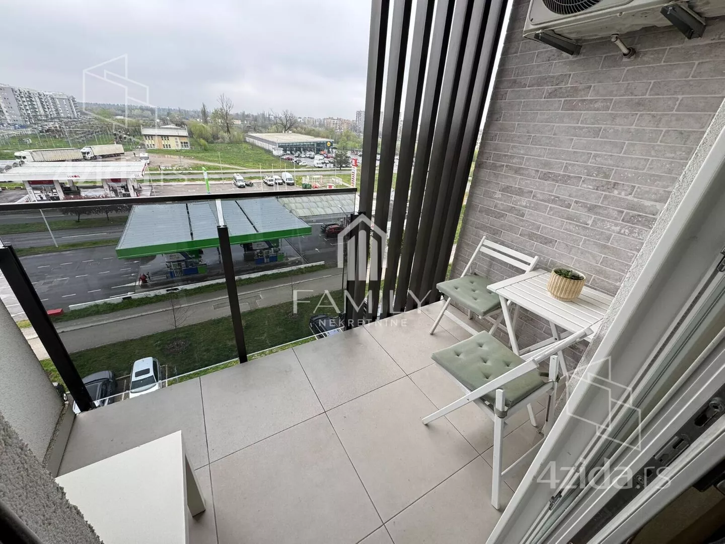 Jednoiposoban stan | 4zida