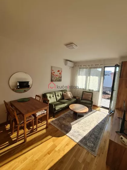 Vukov Spomenik | 4zida.rs