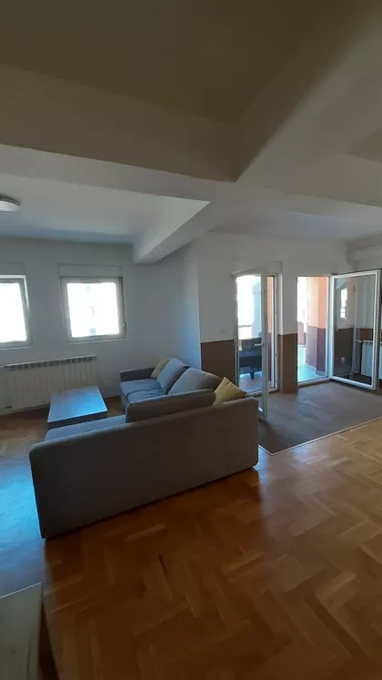 Crveni Krst Vračar | 4zida.rs