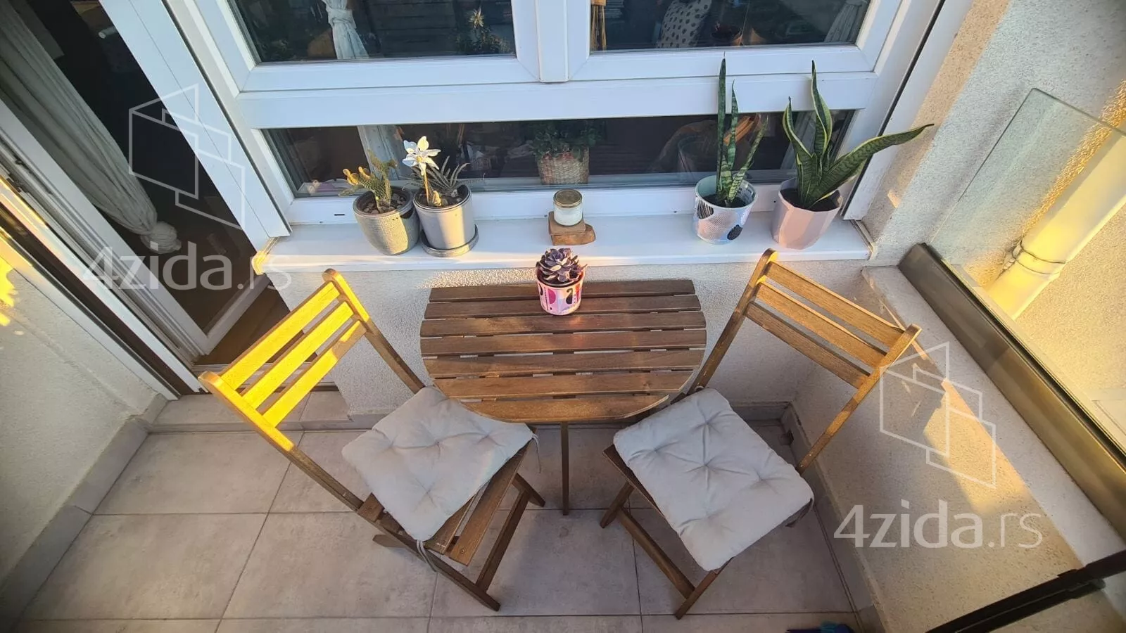 Jednoiposoban stan | 4zida