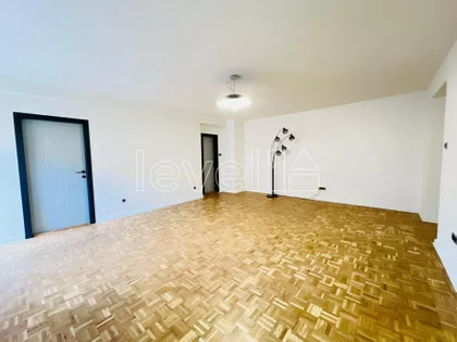 Cara Dušana | 4zida.rs