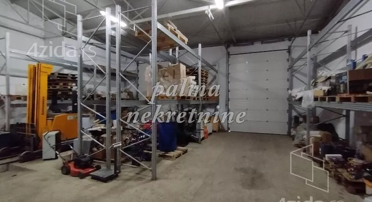 Poslovna zgrada | 4zida