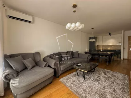 Tadije Sondermajera | 4zida.rs