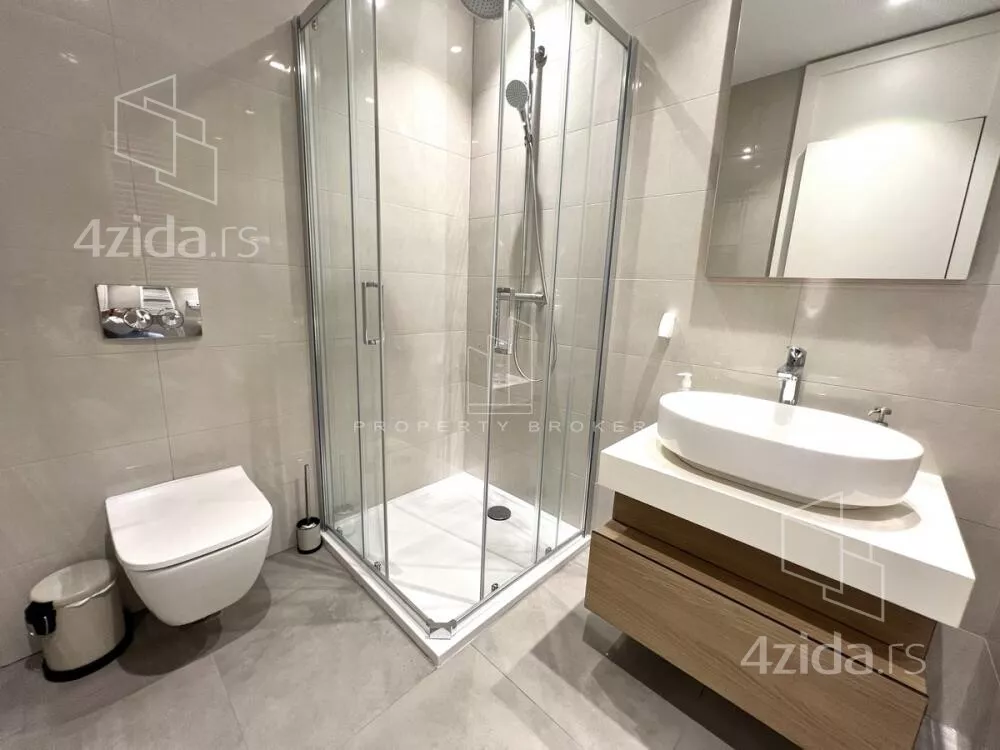 Petosoban stan | 4zida