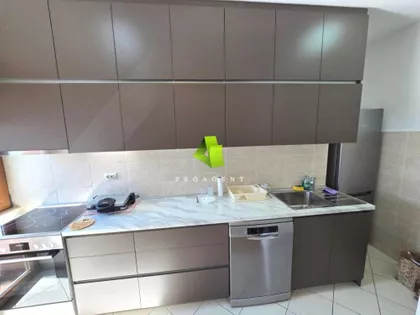 Crveni Pevac | 4zida.rs
