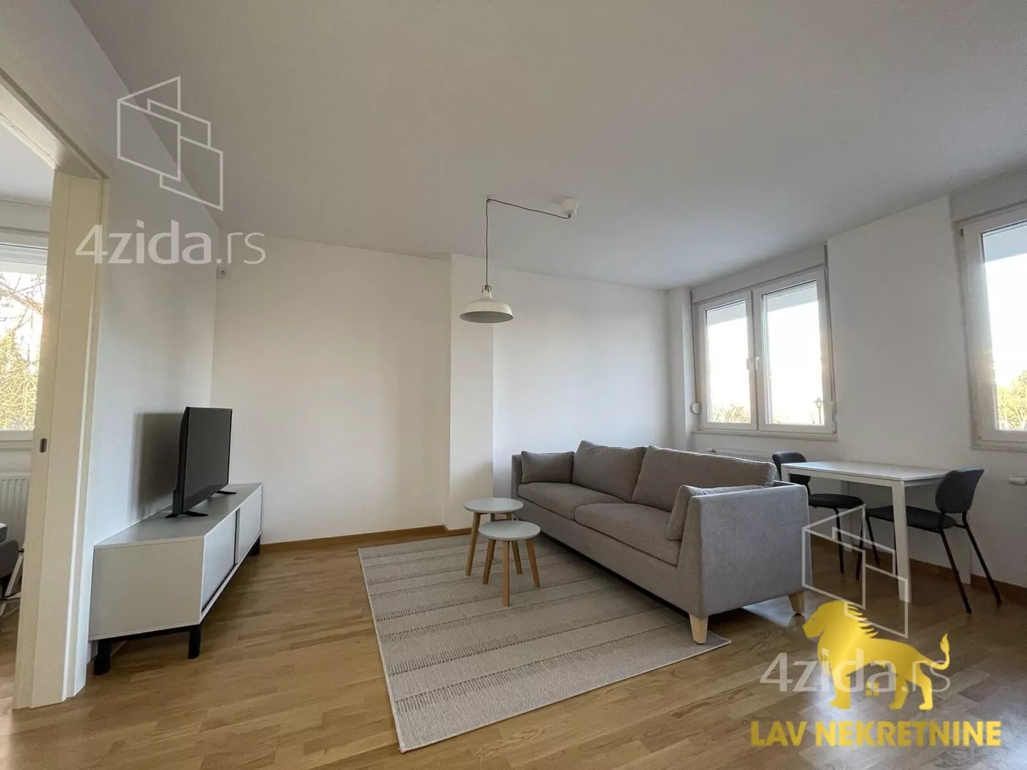 Jednoiposoban stan | 4zida