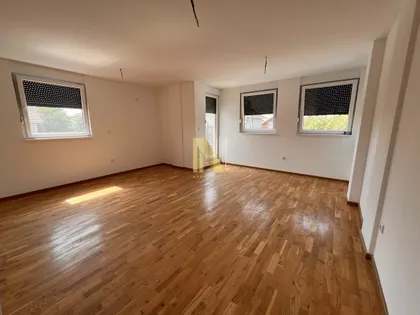 Veternička Rampa | 4zida.rs