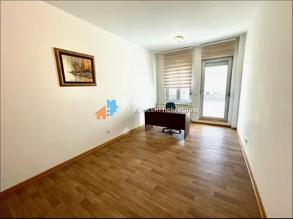 Crveni Krst Vračar | 4zida.rs