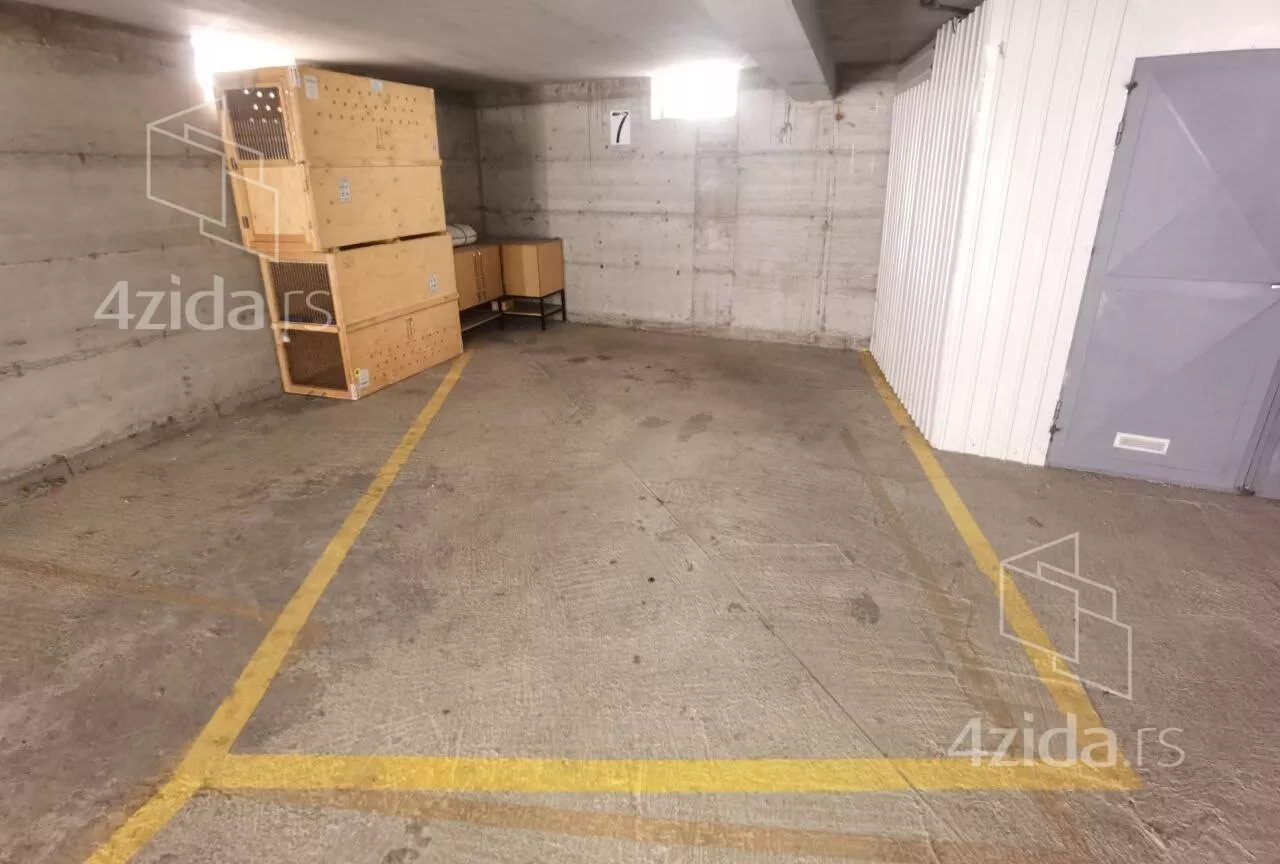 Parking | 4zida