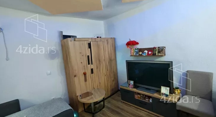 Četvoroiposoban stan | 4zida