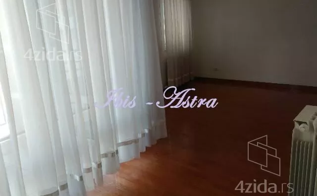 Šestosoban stan | 4zida