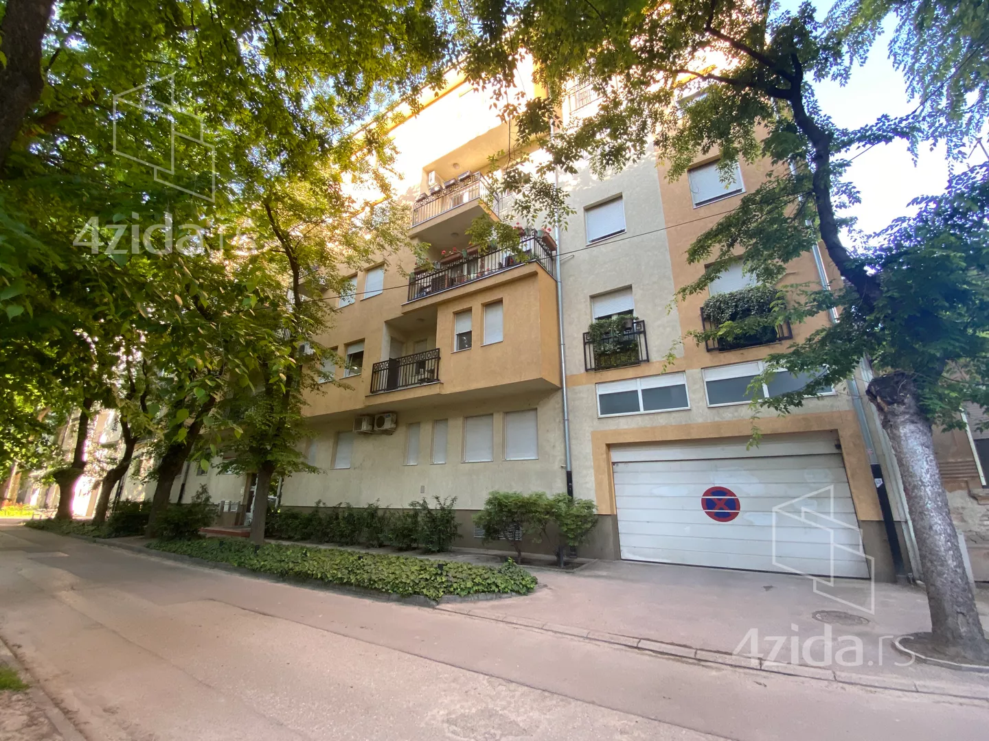 Garaža | 4zida