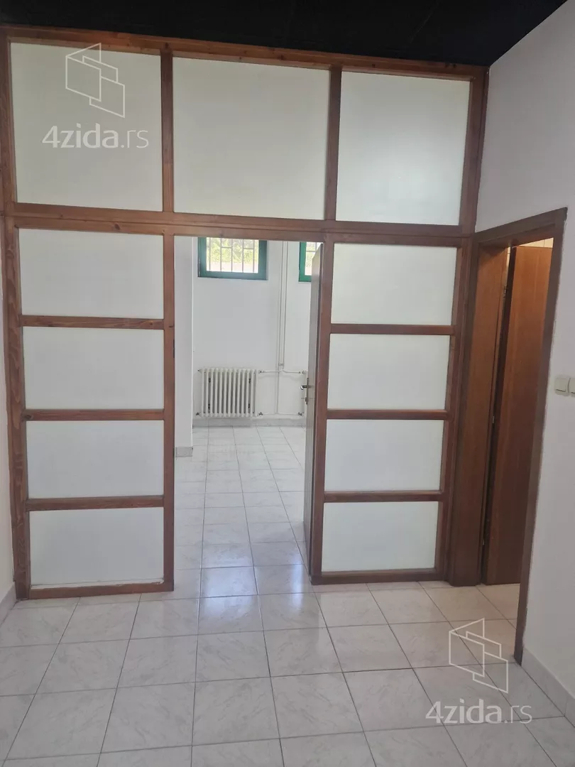 Lokal | 4zida