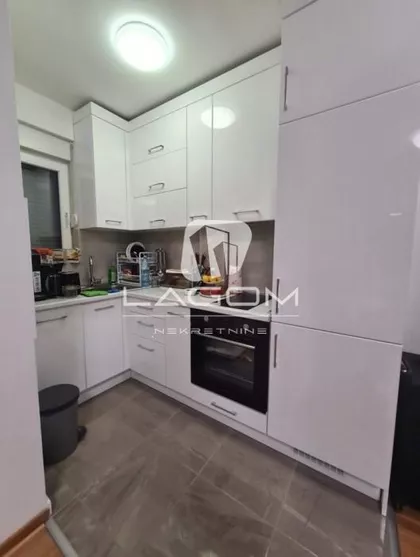 Univerzijade | 4zida.rs