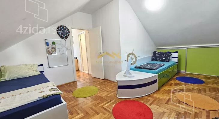 Petosoban stan | 4zida