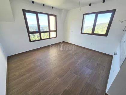 Belog narcisa | 4zida.rs