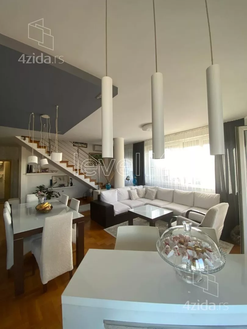 Šestosoban stan | 4zida