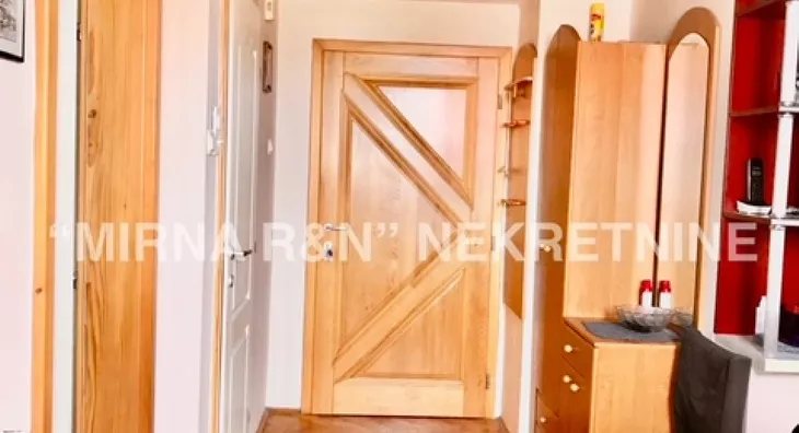 Četvoroiposoban stan | 4zida