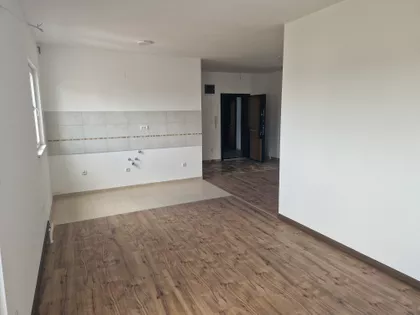 Ugrinovački Put 87E | 4zida.rs