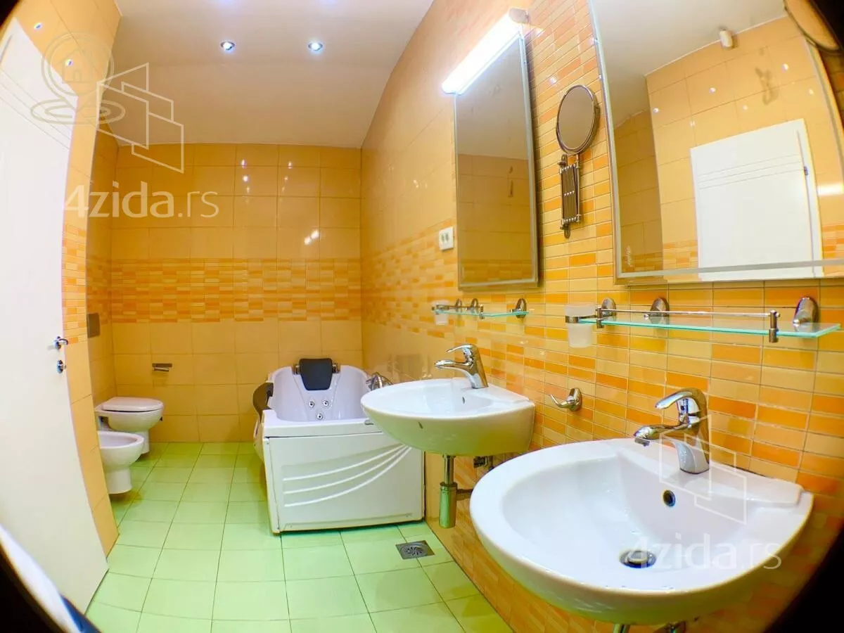 Petosoban stan | 4zida