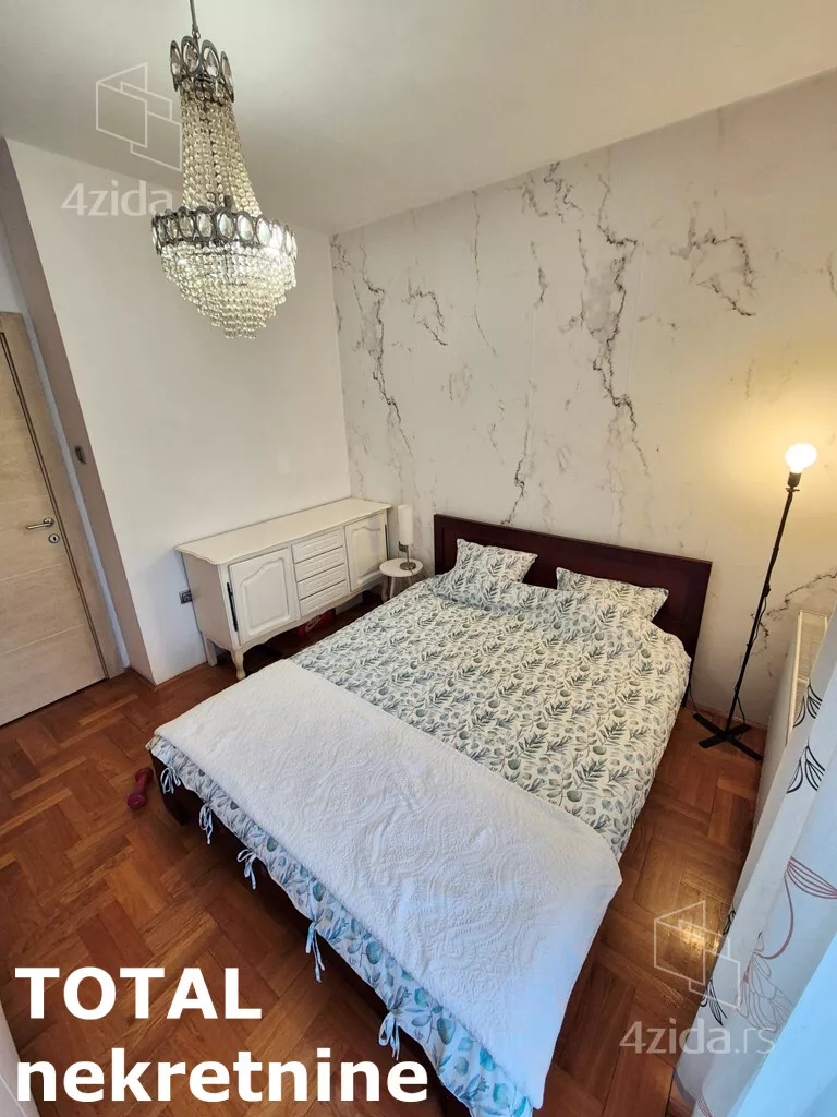 Šestosoban stan | 4zida