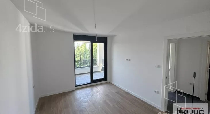 Četvoroiposoban stan | 4zida