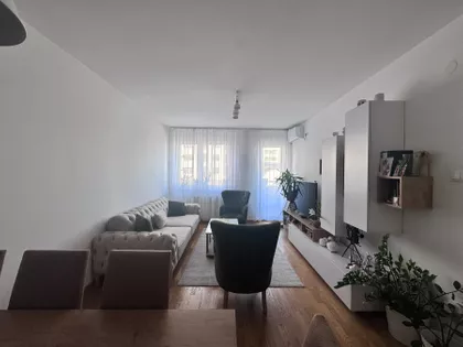 Kvantaška Pijaca | 4zida.rs