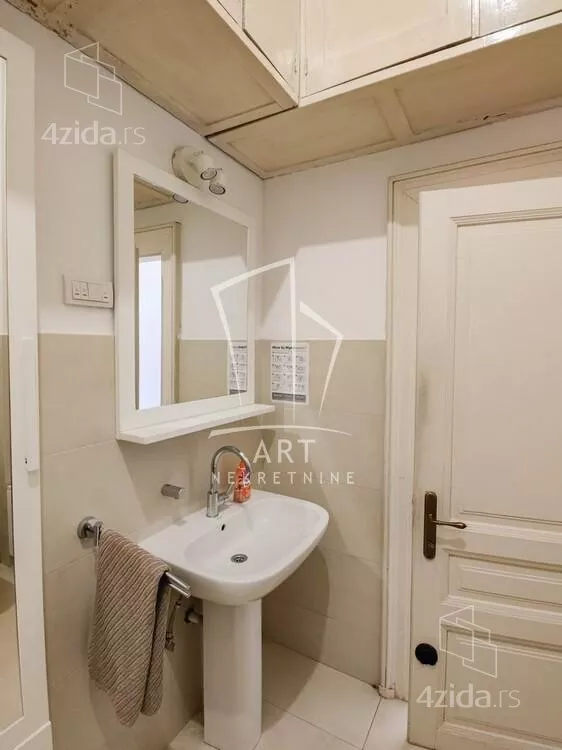 Četvoroiposoban stan | 4zida