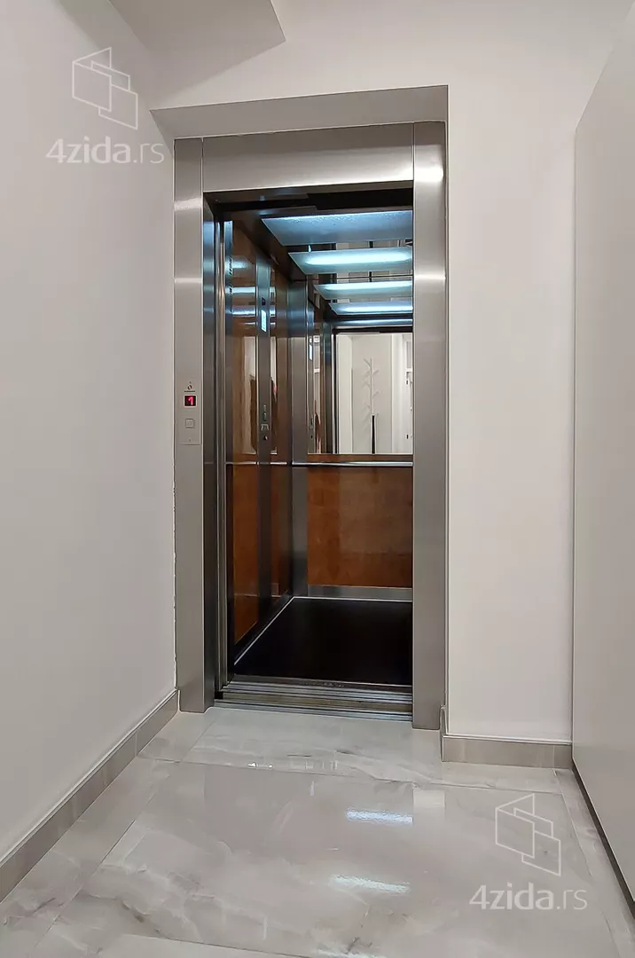 Šestosoban stan | 4zida