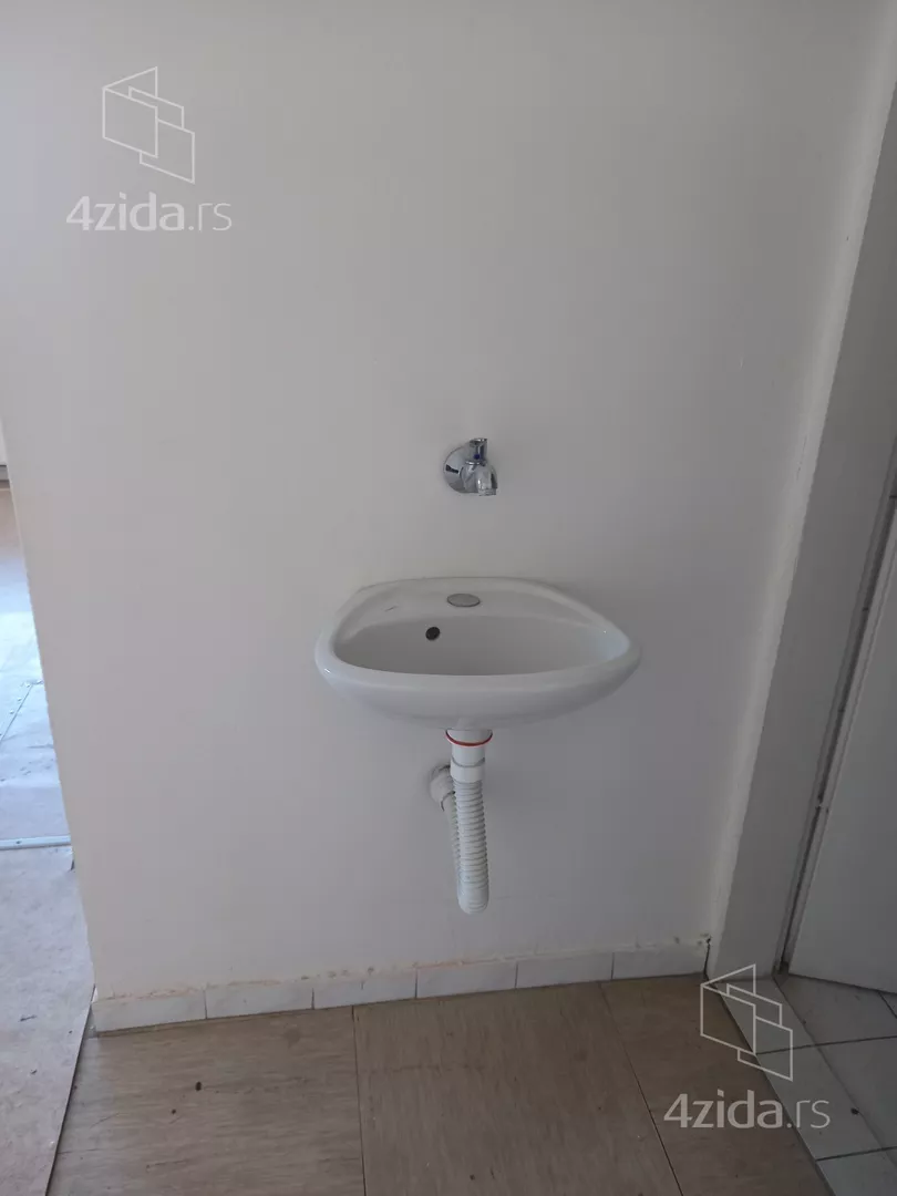 Lokal | 4zida