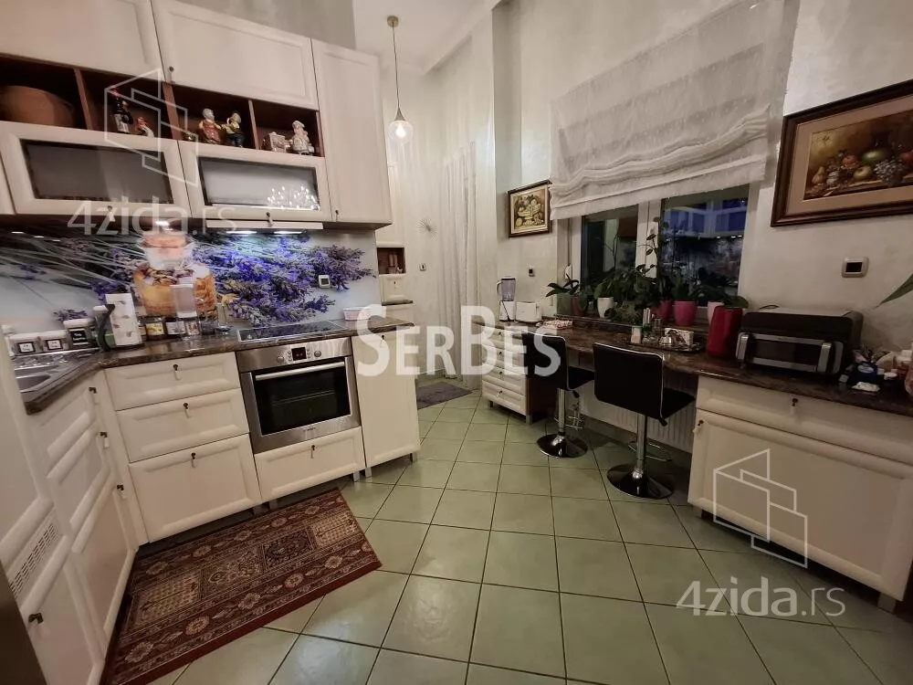 Petosoban stan | 4zida