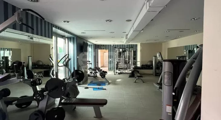 Šestosoban stan | 4zida