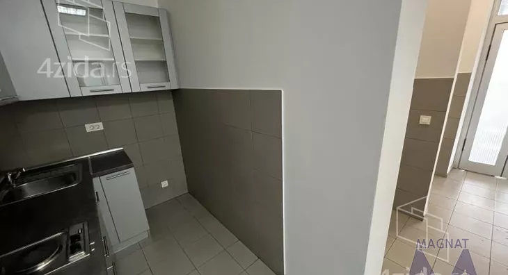 Lokal | 4zida